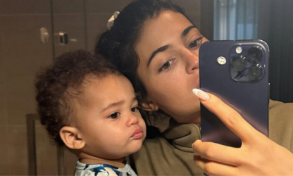 Kylie Jenner révèle le nom et le visage de son deuxième enfant.