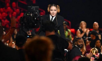 Madonna méconnaissable aux Grammy Awards.