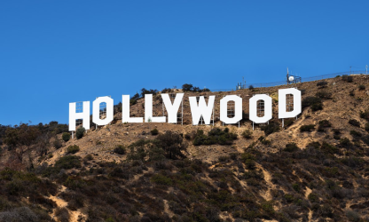 Des milliers de scénaristes de Hollywood se mettent en grève 