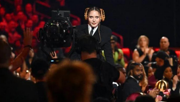 Madonna méconnaissable aux Grammy Awards.