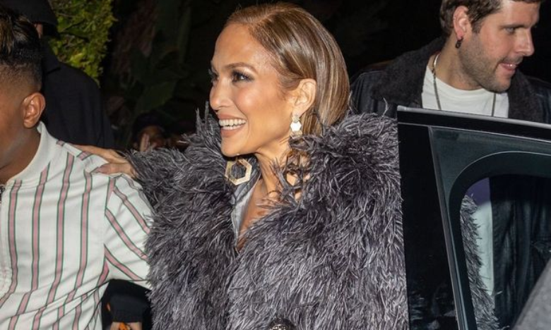 Jennifer Lopez fait sensation à Los Angeles avec un look disco
