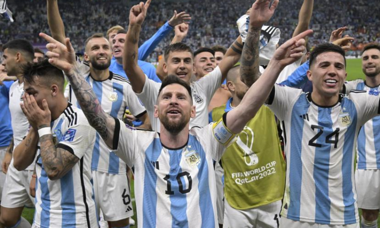 La sélection argentine du football parle en Arabe 