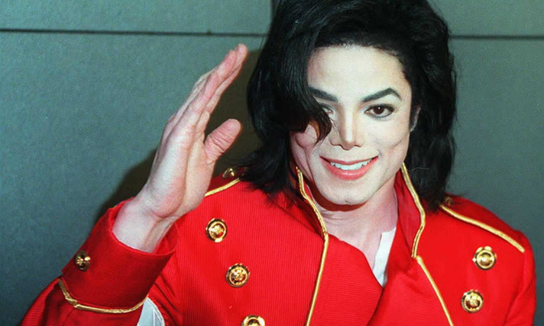 Le chapeau de Michael Jackson est estimé d’une grande valeur aux enchères à Paris 