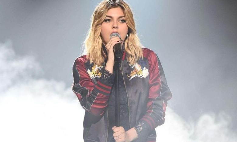 Louane évoque son expérience avec l'harcèlement qu'elle a subi à l'école