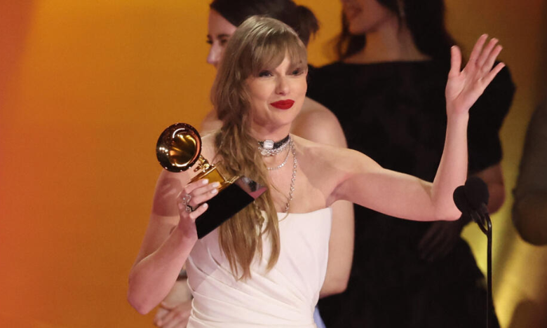Grammy Awards : Taylor Swift remporte le prix de l'album de l'année pour la quatrième fois